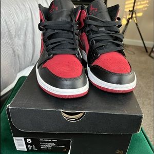Air Jordan 1 MID